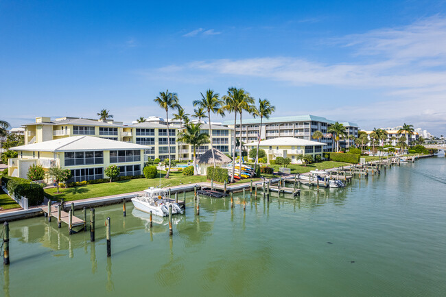 Jennifer Shores in Naples, FL - Building Photo - Building Photo