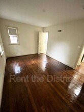 5025 V St NW in Washington, DC - Building Photo - Building Photo