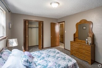 Avendale Pointe Apartments in Lawton, OK - Building Photo - Building Photo