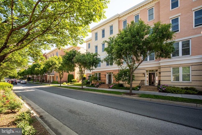 2215 Richmond Hwy in Alexandria, VA - Building Photo - Building Photo