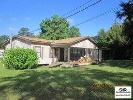 649-95a Hwy 95A N in Cantonment, FL - Building Photo