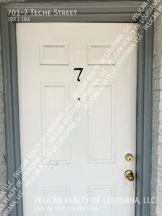 701 Teche St in New Orleans, LA - Building Photo