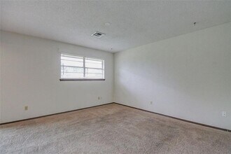 1502 Briar Meadow Rd in Norman, OK - Building Photo - Building Photo