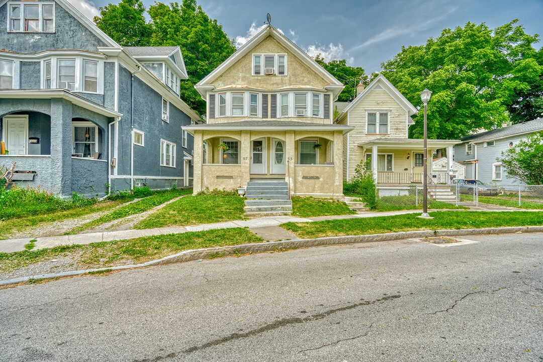 65-67 Woodlawn St, Unit 67 in Rochester, NY - Building Photo