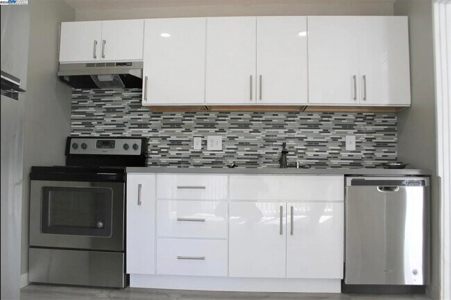 3815 Harrison St in Oakland, CA - Building Photo - Building Photo