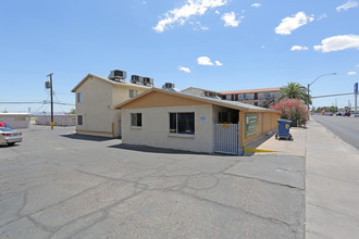 Kyle House Apartments in Las Vegas, NV - Building Photo - Primary Photo