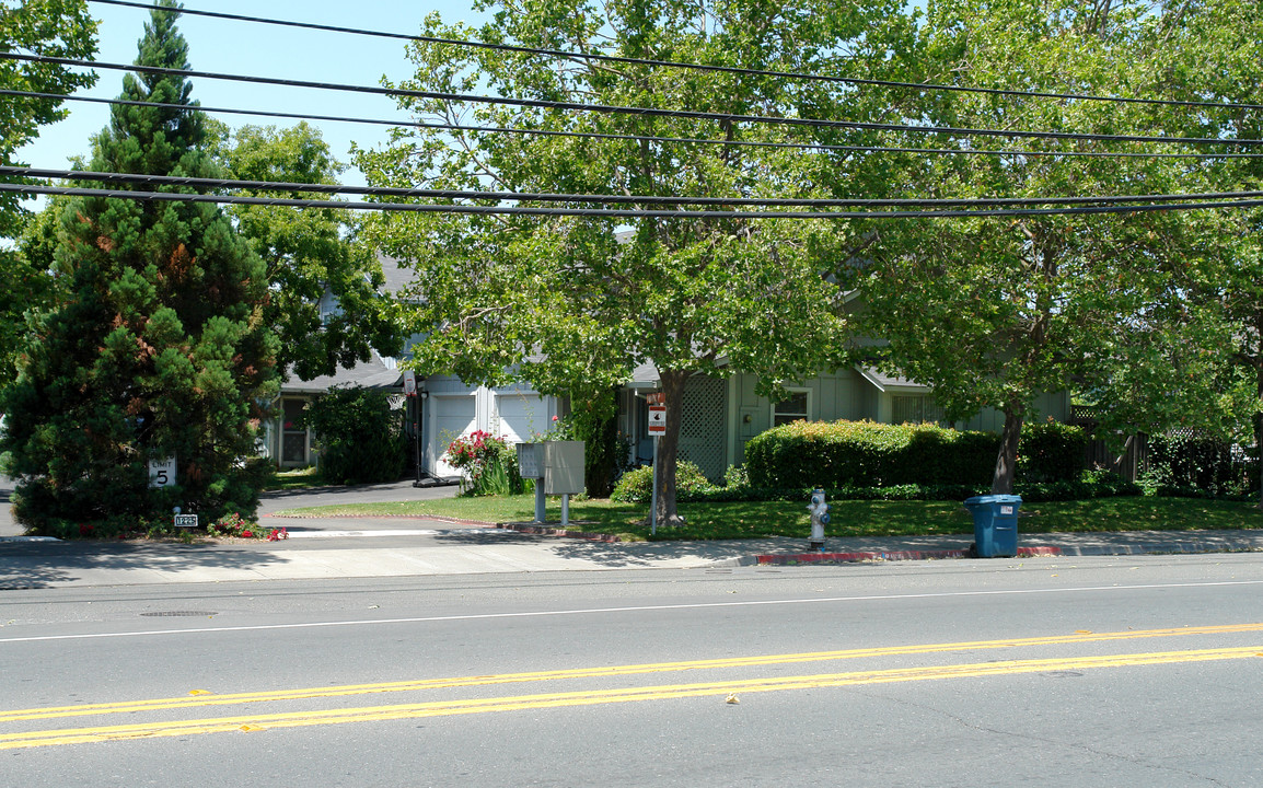 1225 Broadway in Sonoma, CA - Building Photo