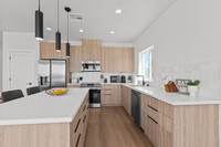 College Oak Townhomes in Sacramento, CA - Building Photo - Building Photo