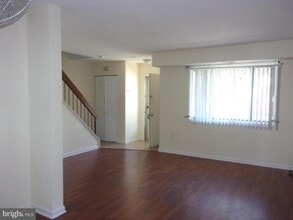27 Chiswick Dr in Lindenwold, NJ - Building Photo - Building Photo