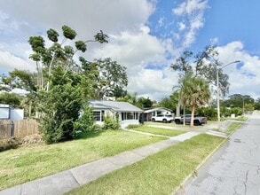 5131 13th Ave N in St. Petersburg, FL - Building Photo - Building Photo