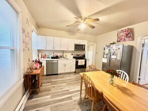 19 Sachem St, Unit 1 in Boston, MA - Foto de edificio - Building Photo