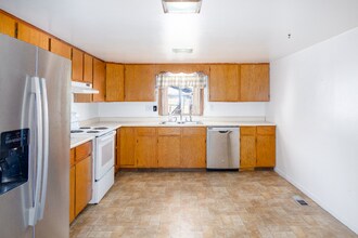 1321 Dakota Ave in Libby, MT - Foto de edificio - Building Photo