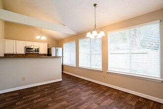 15238 Bedford Glen Dr in Channelview, TX - Foto de edificio - Building Photo