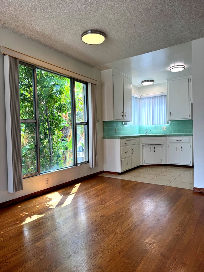 1627 S Highland Ave, Unit 1 in Los Angeles, CA - Building Photo - Building Photo