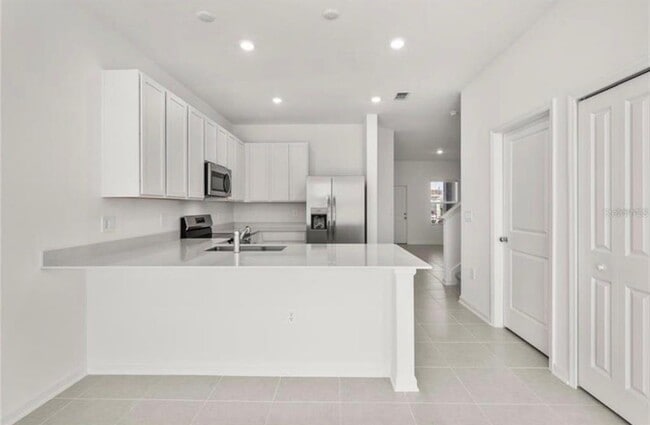 2805 Skyline Lp in Kissimmee, FL - Building Photo - Building Photo