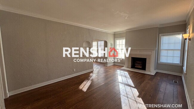 2377 Jackson Ave in Memphis, TN - Building Photo - Building Photo