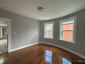 15 Codman Park, Unit 5 in Boston, MA - Foto de edificio - Building Photo