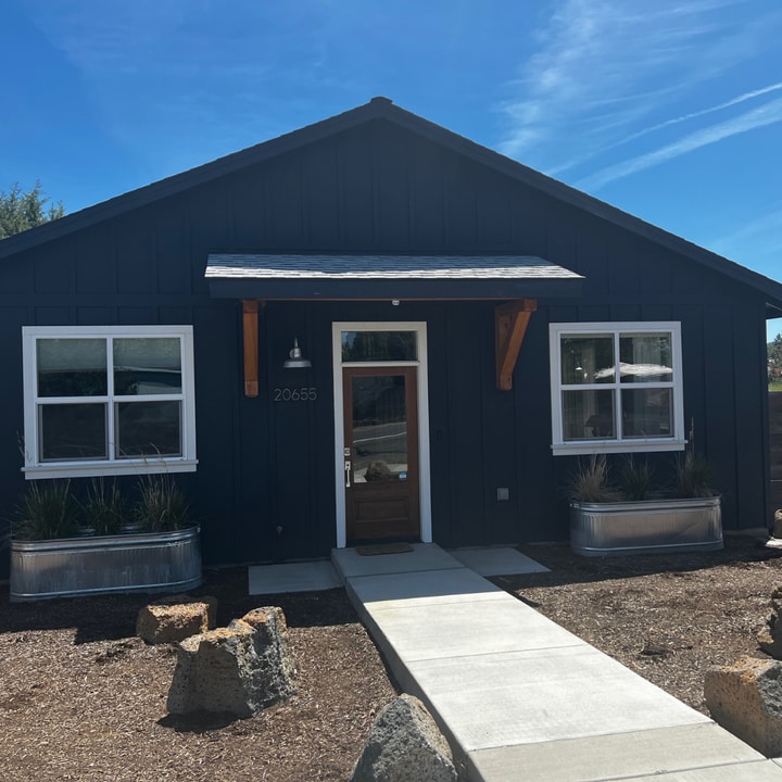 20655 Cooley Rd in Bend, OR - Building Photo