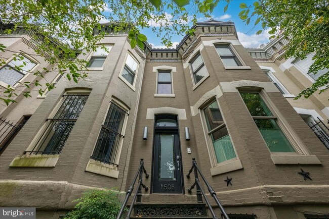 property at 1508 R St NW