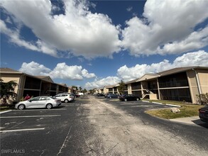 5323 Summerlin Rd in Ft. Myers, FL - Foto de edificio - Building Photo