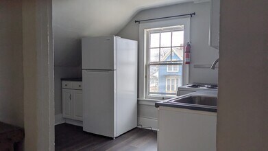 117 Park St, Unit A in Burlington, VT - Building Photo - Building Photo