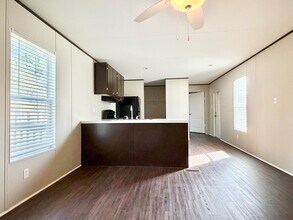 130 Janice St in Conroe, TX - Building Photo - Building Photo