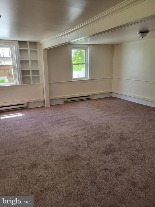 2095 Hosensack Rd in Palm, PA - Building Photo