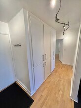 2055 E Broadway in Long Beach, CA - Building Photo - Building Photo
