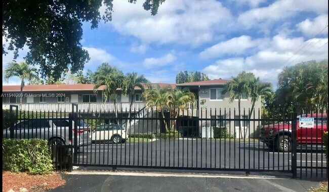600 NE 7th Ave, Unit 4 in Fort Lauderdale, FL - Building Photo - Building Photo