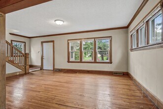 1027 17th Ave SE in Minneapolis, MN - Building Photo - Building Photo