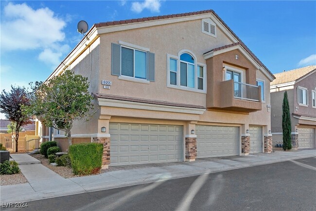 8655 Traveling Breeze Ave in Las Vegas, NV - Building Photo - Building Photo