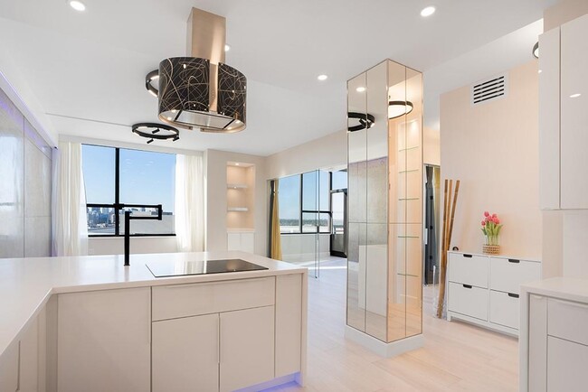 property at 14 Greenway Plz