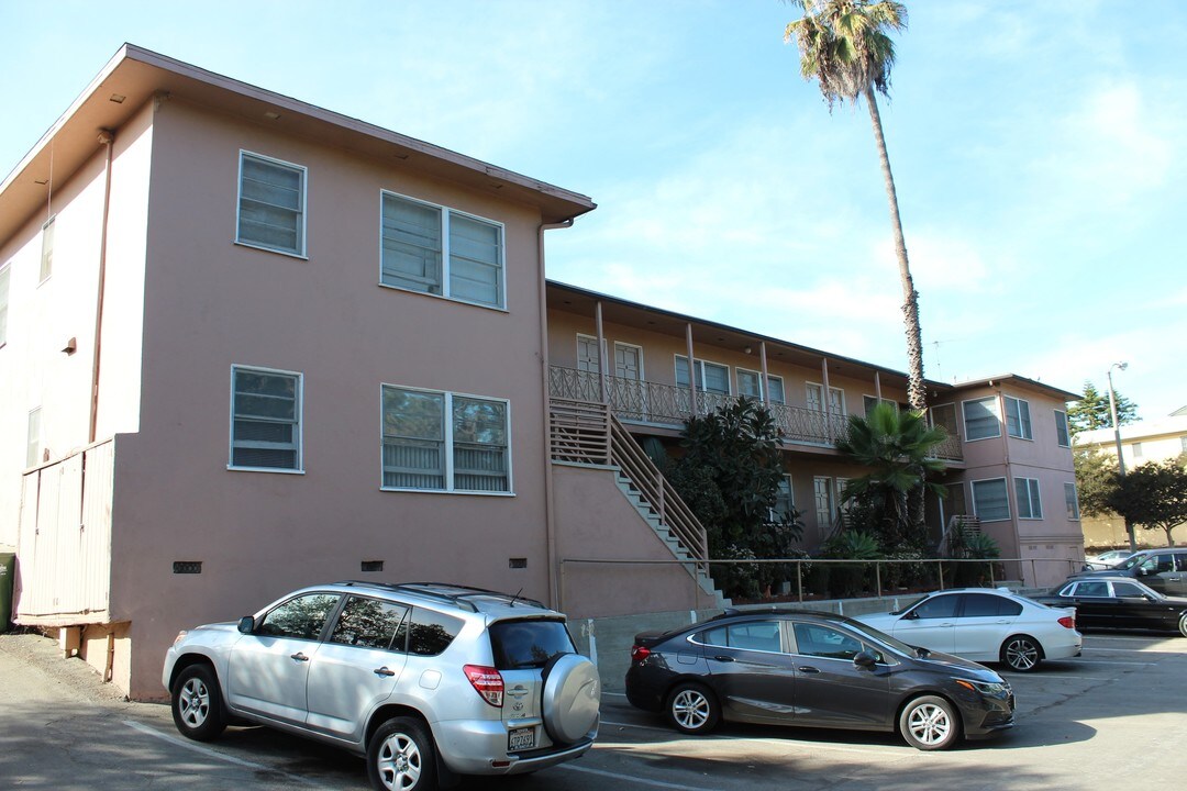4820 Slauson Ave in Los Angeles, CA - Foto de edificio
