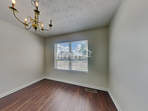 2324 Pleasant Meadows Dr in Batavia, OH - Building Photo - Building Photo