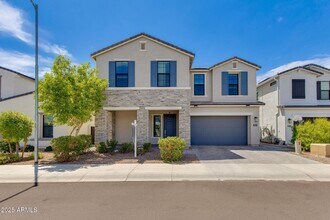4819 E Paddock Pl in Scottsdale, AZ - Building Photo - Building Photo