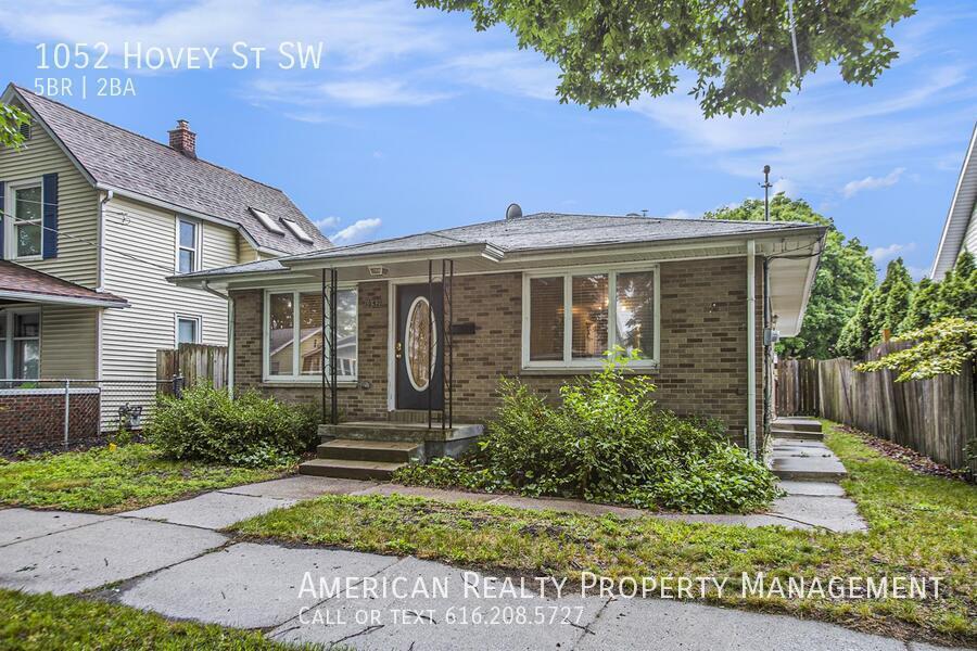 1052 Hovey St SW in Grand Rapids, MI - Building Photo