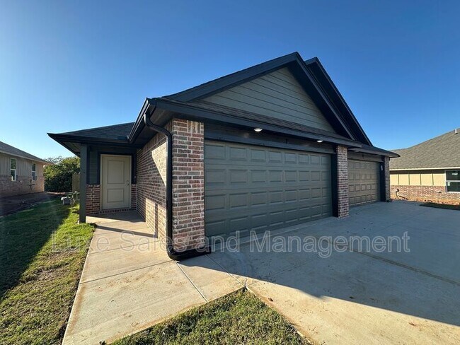 11505 Mackenzie Wy in Yukon, OK - Building Photo - Building Photo