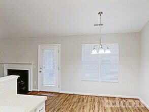 285 Stone Meadow Ct in Kernersville, NC - Building Photo - Building Photo