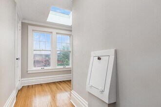 2074 Iuka Ave in Columbus, OH - Foto de edificio - Building Photo