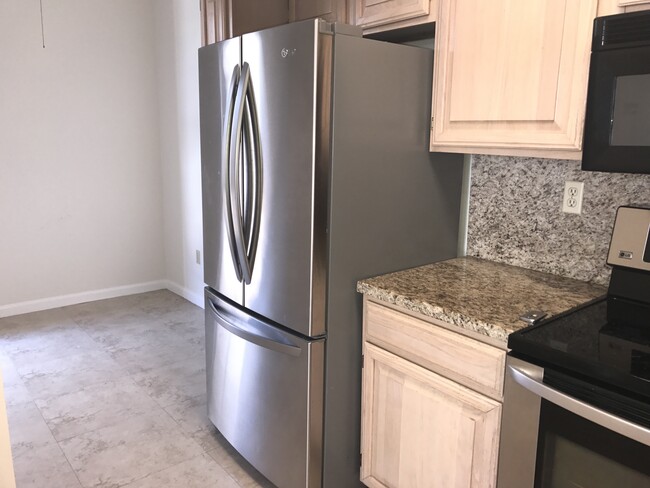 1280 S Alhambra Cir, Unit University Inn Condo in Coral Gables, FL - Building Photo - Building Photo