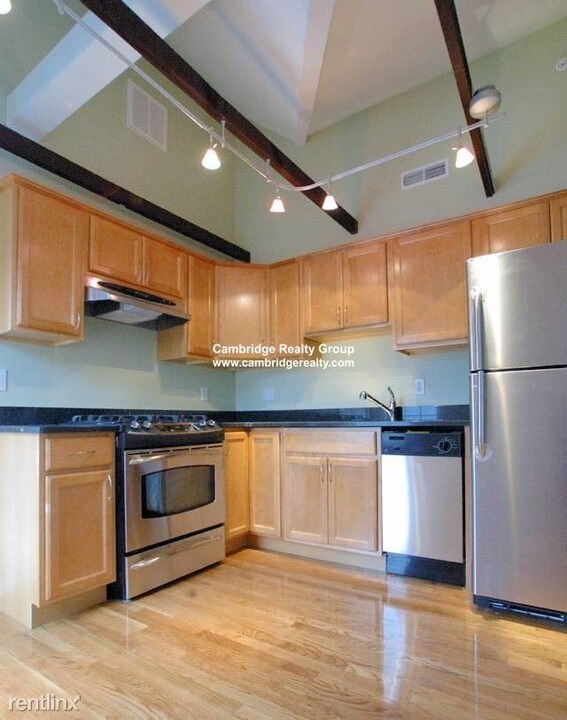 103 Orchard St-Unit -Apt 8 in Somerville, MA - Foto de edificio