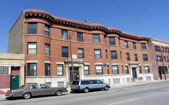 3714 S Indiana Ave in Chicago, IL - Building Photo