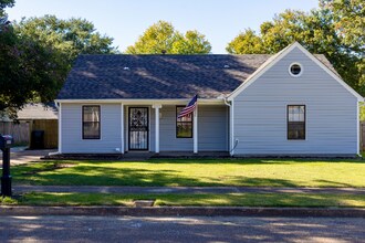 3093 Barrycrest Dr in Bartlett, TN - Building Photo - Building Photo