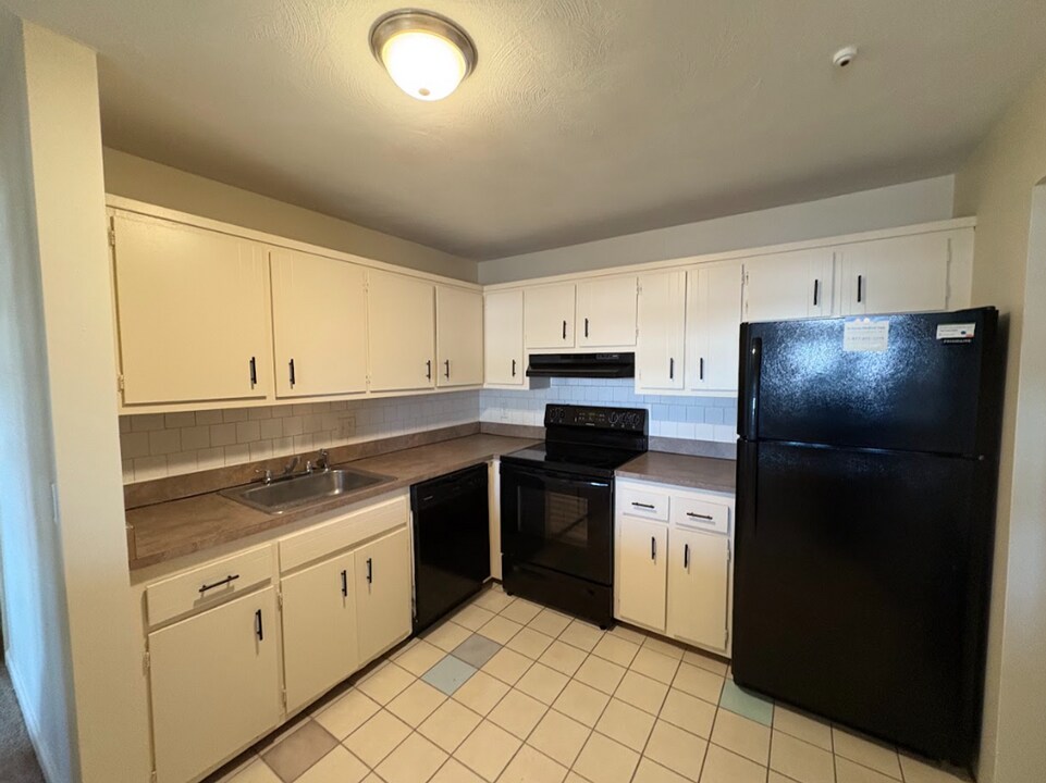 740 Central St in Leominster, MA - Building Photo