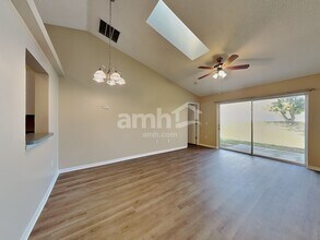 214 Strada Dr, Unit 1012 in Davenport, FL - Foto de edificio - Building Photo