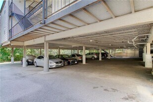 710 E Dean Keeton in Austin, TX - Building Photo