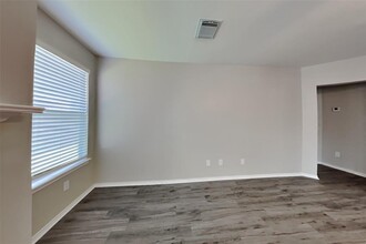 4911 Pearce Lake Ct in Richmond, TX - Foto de edificio - Building Photo