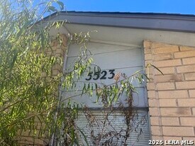 5523 Lochmoor in San Antonio, TX - Building Photo