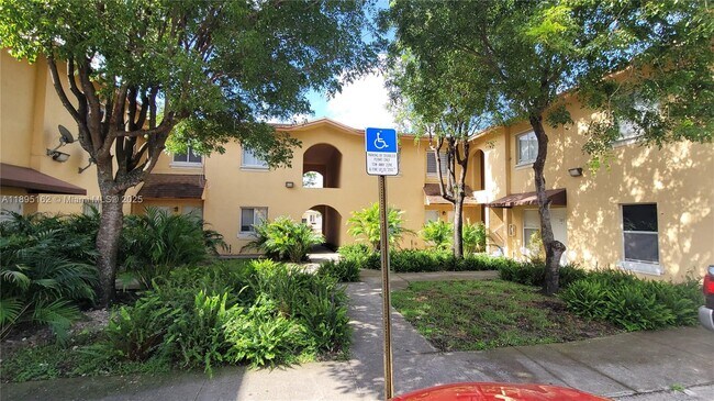 property at 33 E 20th St
