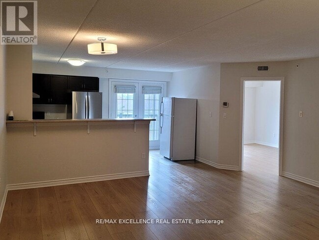 1350 Main St E in Milton, ON - Building Photo - Building Photo